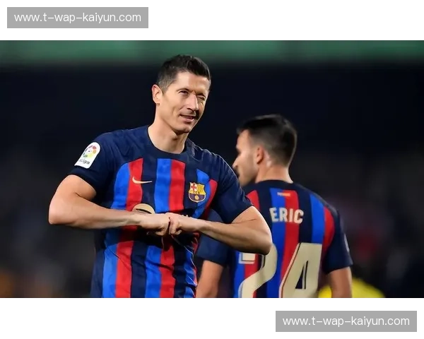 《黑白禁区与红蓝史诗：尤文图斯vs巴萨，巅峰战绩背后的豪门博弈论》