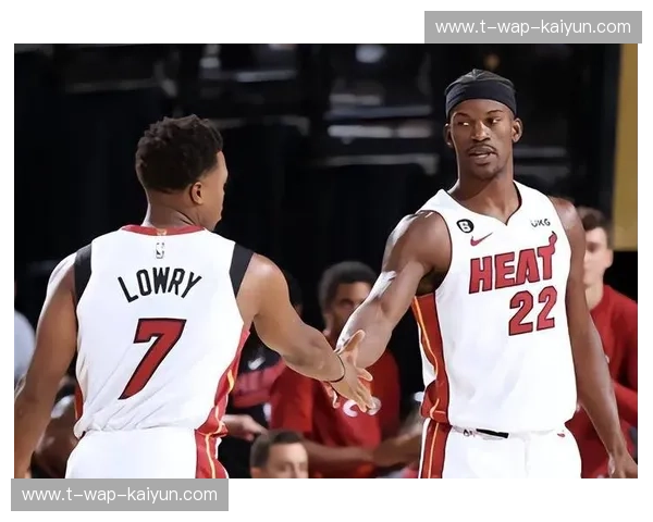 《巅峰对弈：当沉稳的“国王”撞上狂奔的“红公牛”，谁才是午夜街头的唯一主宰？》